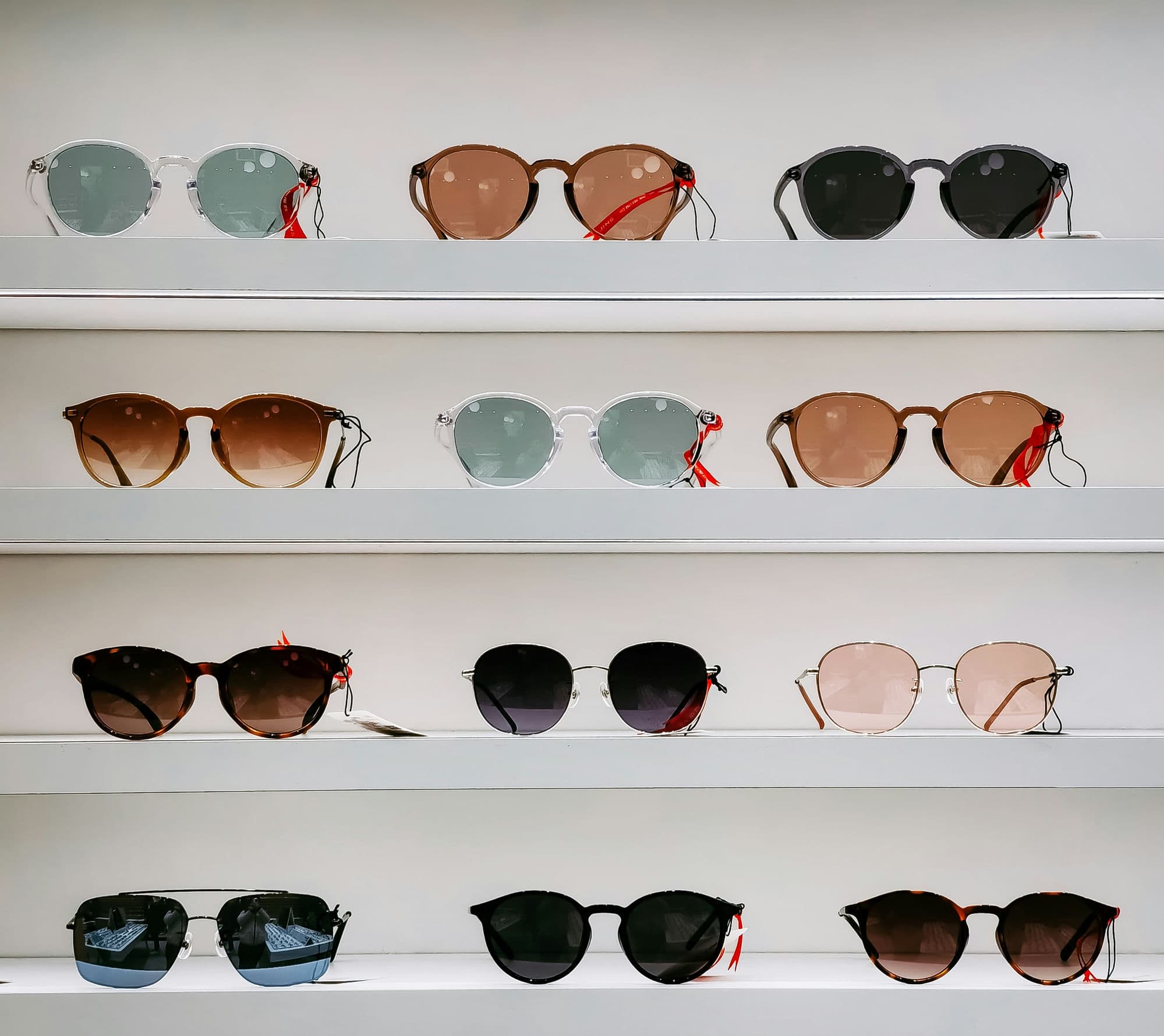 Vitrina de gafas de sol — colección completa